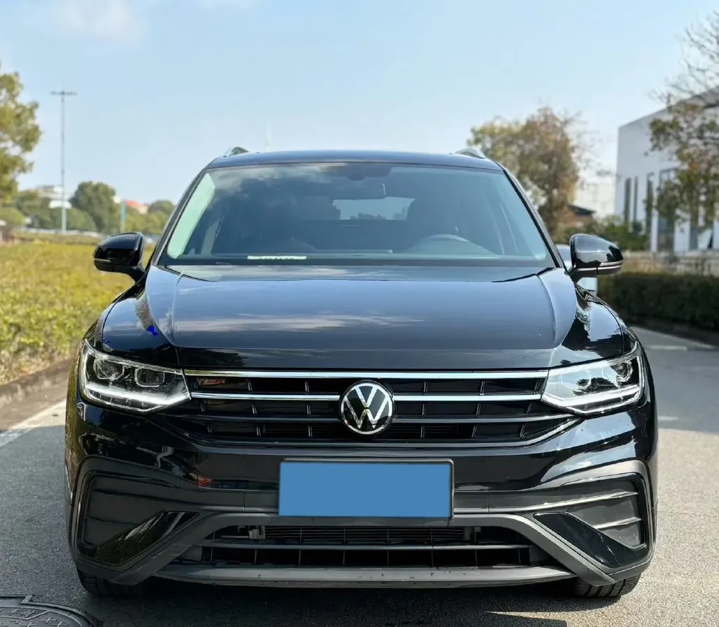 2023 Volkswagen Tiguan L 1.5T 160HP L4 7DCT,autocango,china used car exporter,china ev exporter,chinese used car exporter,chinese used ev exporter