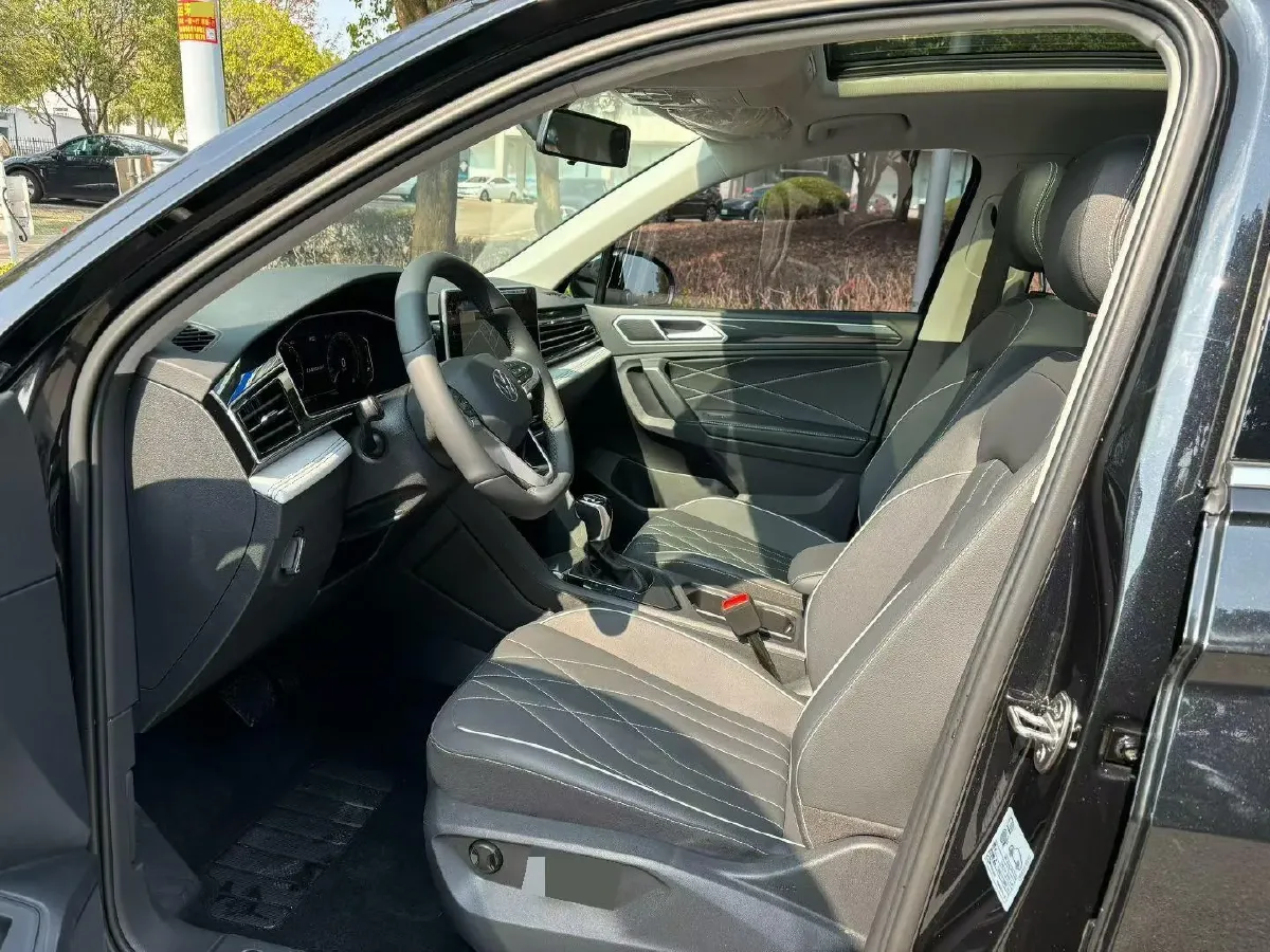 2023 Volkswagen Tiguan L 1.5T 160HP L4 7DCT,autocango,china used car exporter,china ev exporter,chinese used car exporter,chinese used ev exporter