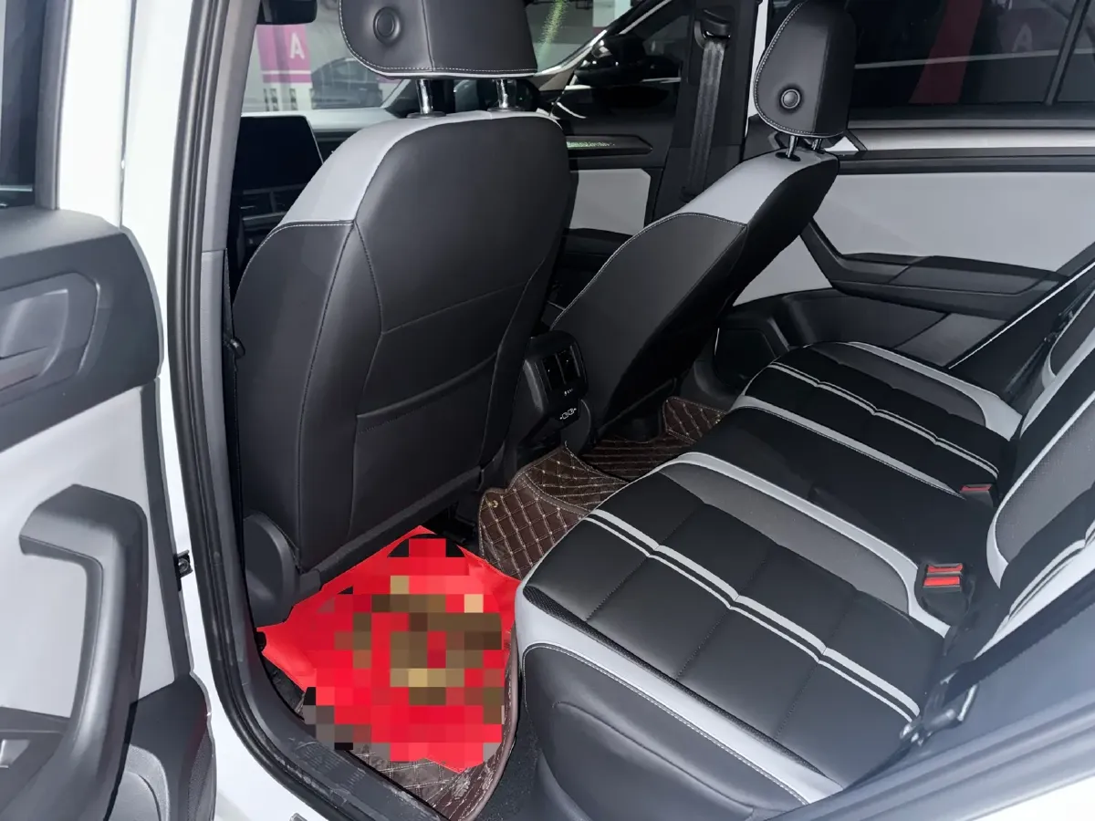 2024 Volkswagen T-Roc 1.5T 160HP L4 7DCT,autocango,china used car exporter,china ev exporter,chinese used car exporter,chinese used ev exporter