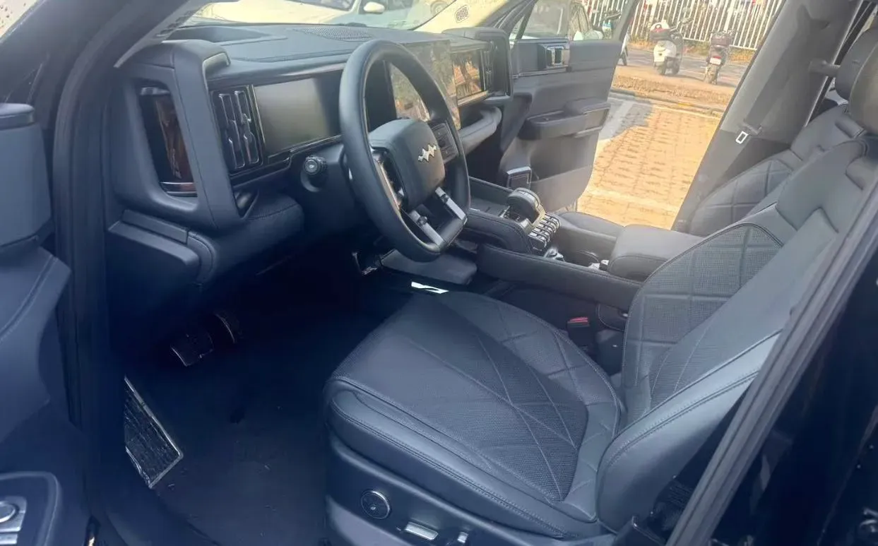 2025 FangChengBao Bao 5 1.5T 194HP L4 E-CVT PHEV 31.8KWH,autocango,china used car exporter,china ev exporter,chinese used car exporter,chinese used ev exporter