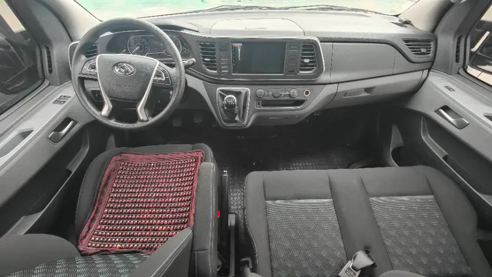 2015 MAXUS XinTu V80 2.5T 136HP L4 5MT,autocango,china used car exporter,china ev exporter,chinese used car exporter,chinese used ev exporter