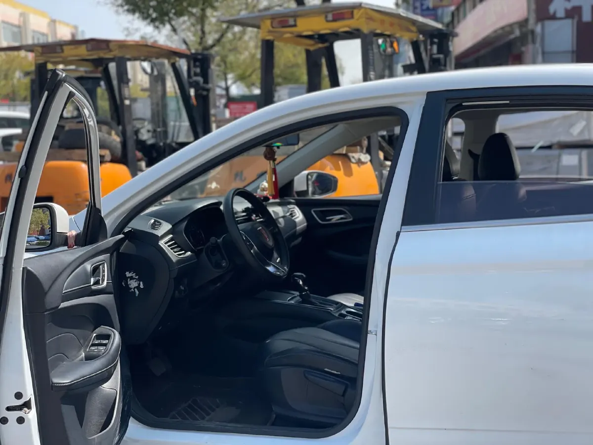 2019 Roewe i5 1.5L 120HP L4 CVT,autocango,china used car exporter,china ev exporter,chinese used car exporter,chinese used ev exporter