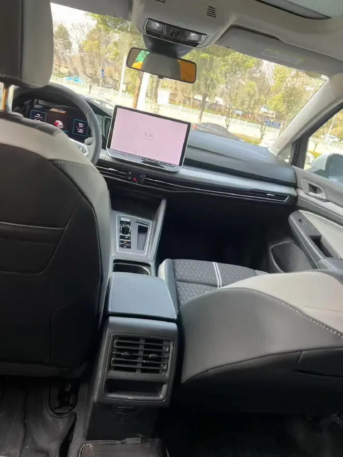 2025 Volkswagen Golf 1.5T 160HP L4 7DCT,autocango,china used car exporter,china ev exporter,chinese used car exporter,chinese used ev exporter