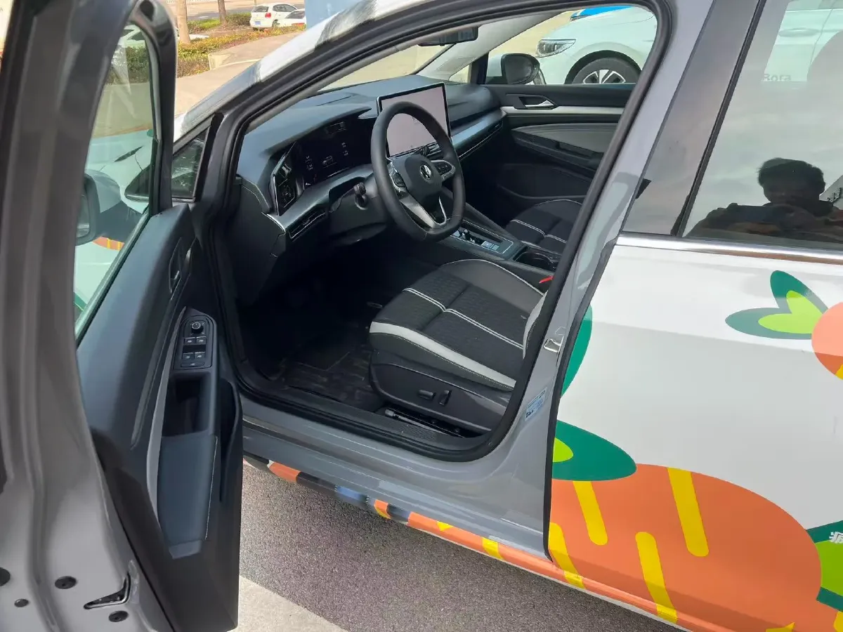 2025 Volkswagen Golf 1.5T 160HP L4 7DCT,autocango,china used car exporter,china ev exporter,chinese used car exporter,chinese used ev exporter