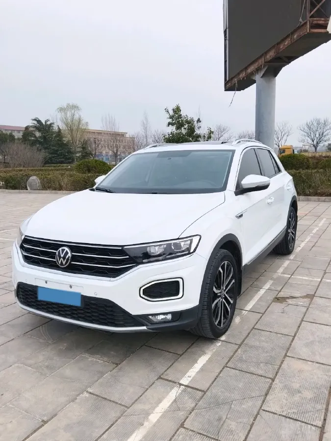 2022 Volkswagen T-Roc 1.4T 150HP L4 7DCT,autocango,china used car exporter,china ev exporter,chinese used car exporter,chinese used ev exporter