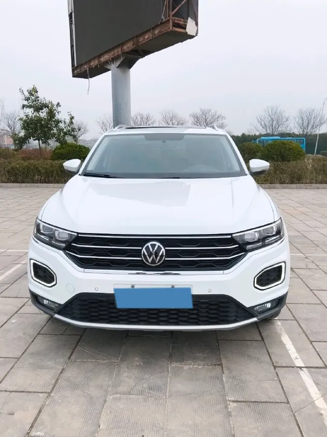 2022 Volkswagen T-Roc 1.4T 150HP L4 7DCT,autocango,china used car exporter,china ev exporter,chinese used car exporter,chinese used ev exporter