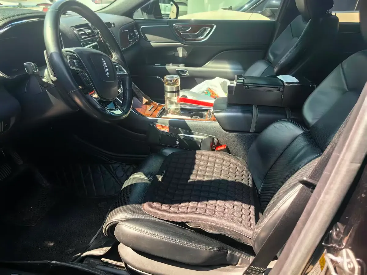 2019 Lincoln Continental 2.0T 261HP L4 6AT,autocango,china used car exporter,china ev exporter,chinese used car exporter,chinese used ev exporter