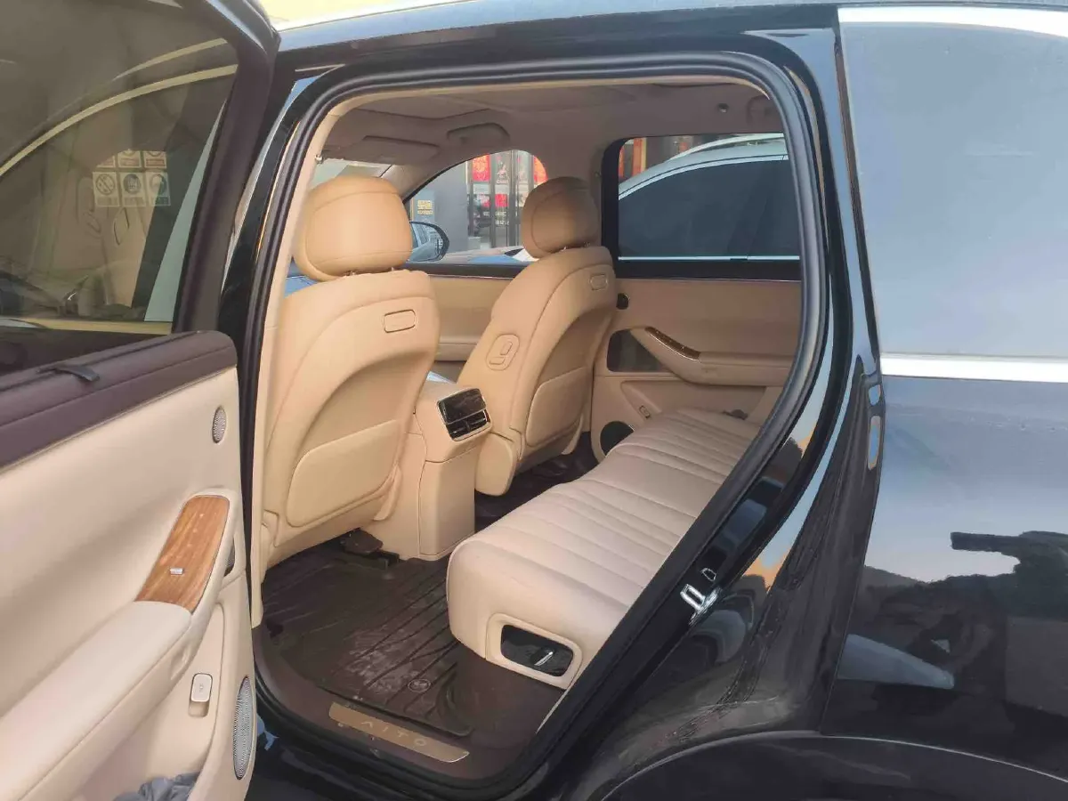 2026 AITO AITO M7 REEV 160HP REEV,autocango,china used car exporter,china ev exporter,chinese used car exporter,chinese used ev exporter