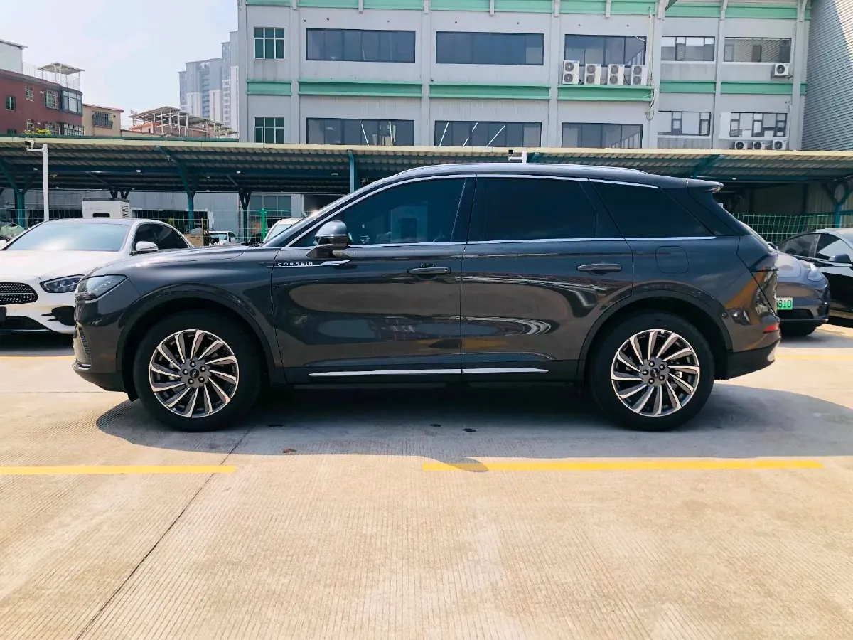 2024 Lincoln Corsair 2.0T 261HP L4 8AT,autocango,china used car exporter,china ev exporter,chinese used car exporter,chinese used ev exporter