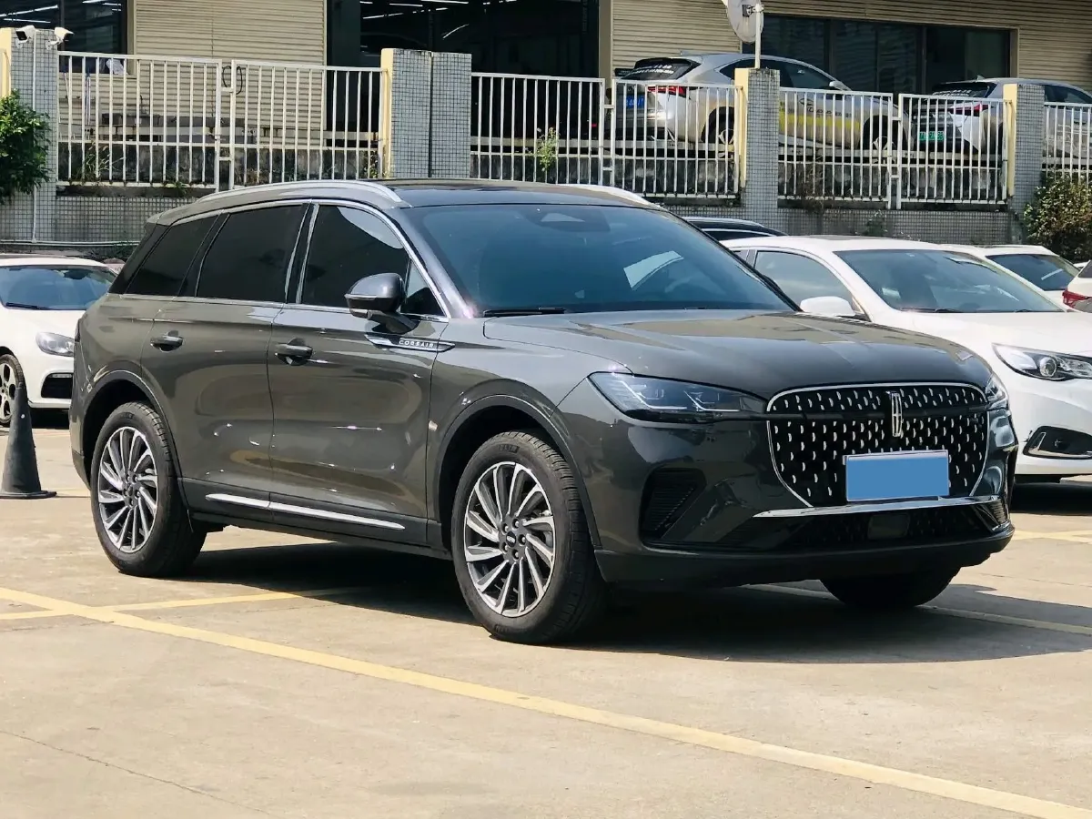 2024 Lincoln Corsair 2.0T 261HP L4 8AT,autocango,china used car exporter,china ev exporter,chinese used car exporter,chinese used ev exporter