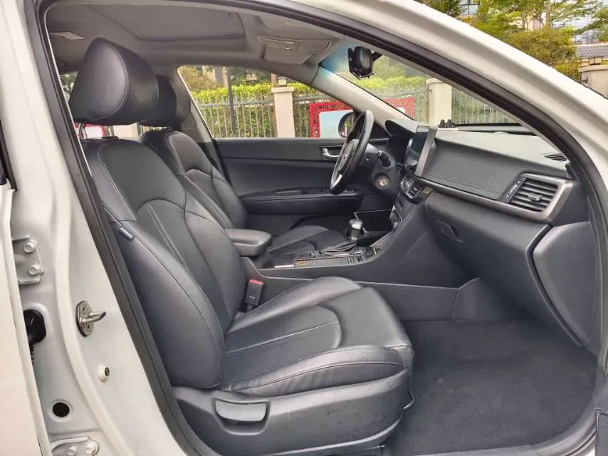 2016 Kia K5 2.0L 161HP L4 6AT,autocango,china used car exporter,china ev exporter,chinese used car exporter,chinese used ev exporter