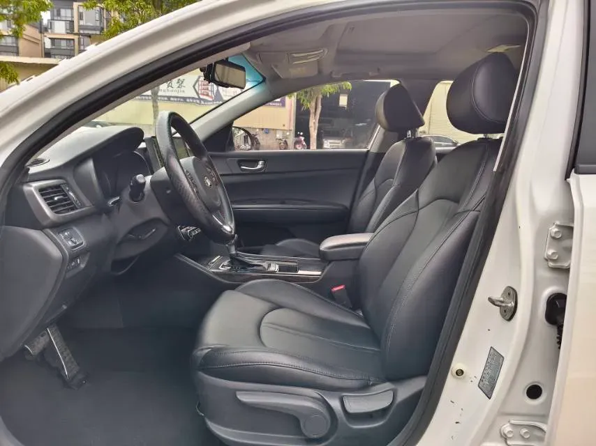 2016 Kia K5 2.0L 161HP L4 6AT,autocango,china used car exporter,china ev exporter,chinese used car exporter,chinese used ev exporter