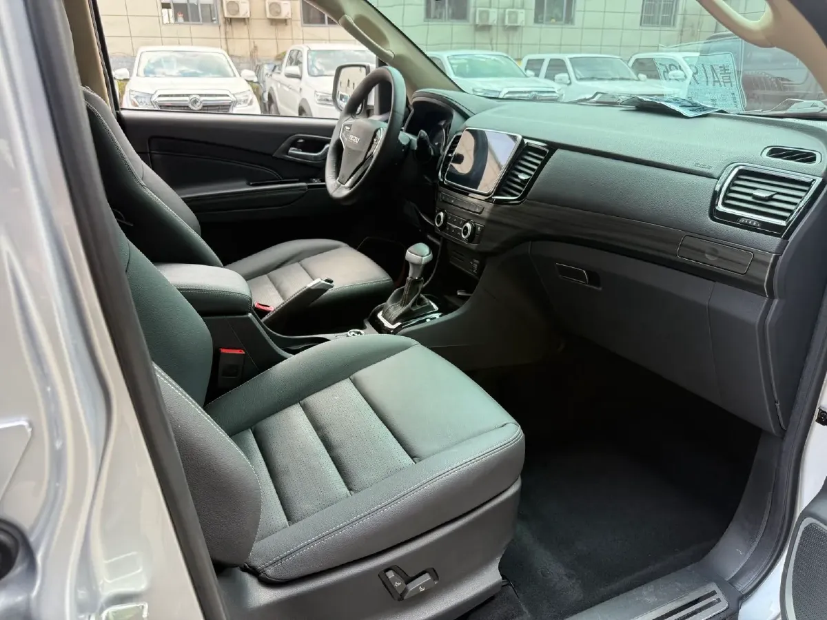 2020 Isuzu Mu-X 1.9T 166HP L4 6AT,autocango,china used car exporter,china ev exporter,chinese used car exporter,chinese used ev exporter