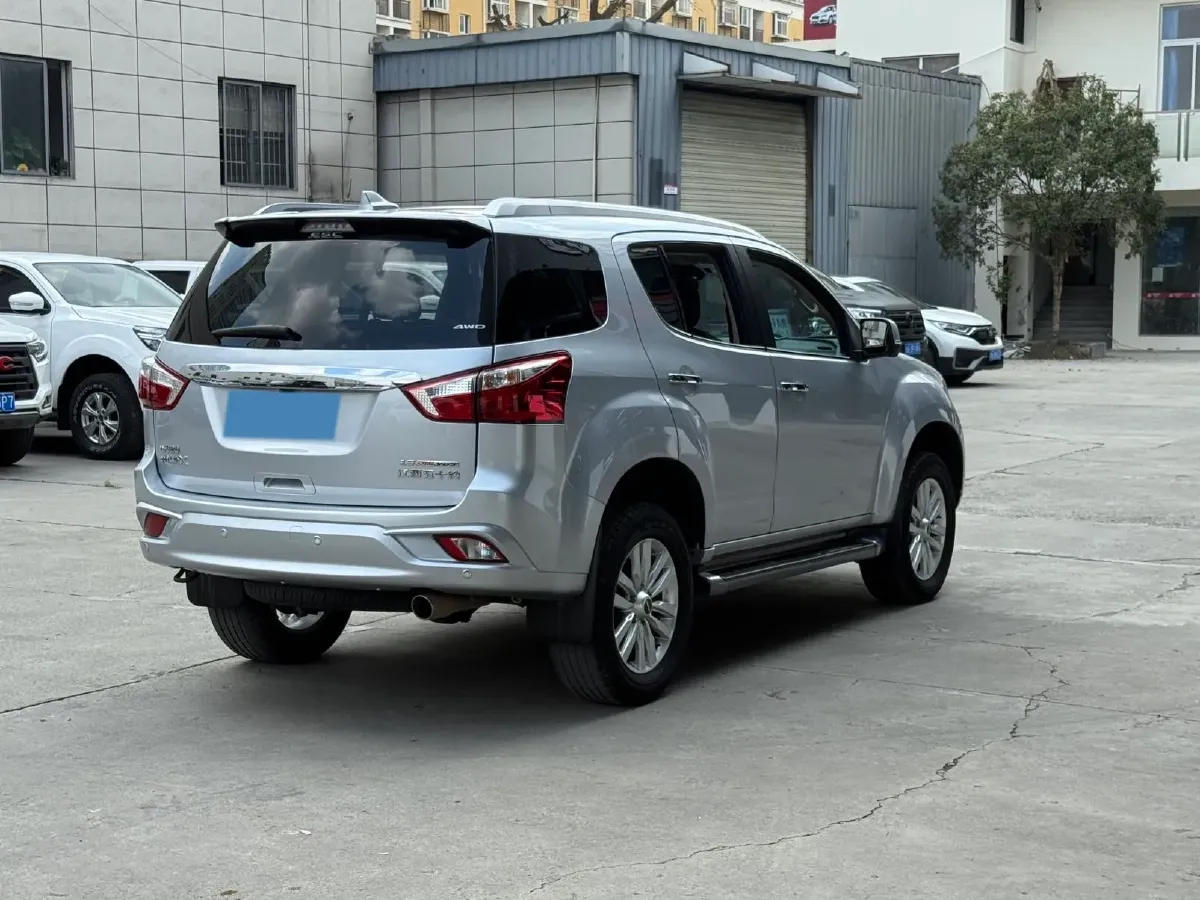 2020 Isuzu Mu-X 1.9T 166HP L4 6AT,autocango,china used car exporter,china ev exporter,chinese used car exporter,chinese used ev exporter