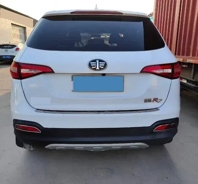 2017 FAW Senia R7 1.6L 116HP L4 5MT,autocango,china used car exporter,china ev exporter,chinese used car exporter,chinese used ev exporter