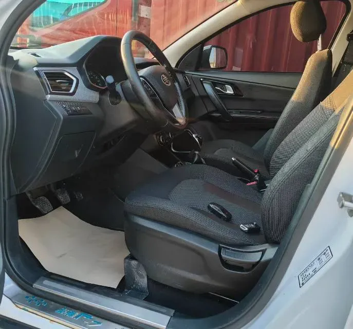 2017 FAW Senia R7 1.6L 116HP L4 5MT,autocango,china used car exporter,china ev exporter,chinese used car exporter,chinese used ev exporter