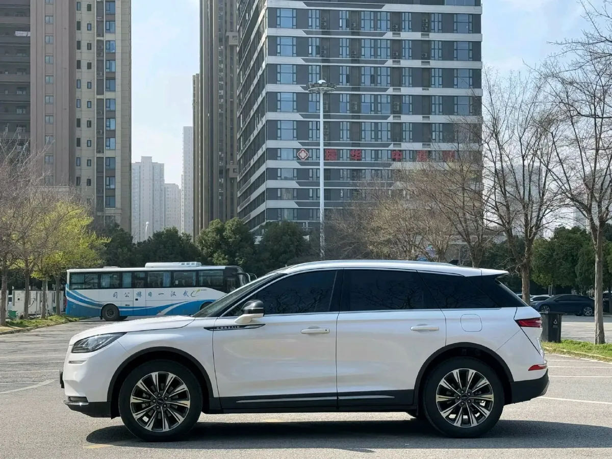 2022 Lincoln Corsair 2.0T 245HP L4 8AT,autocango,china used car exporter,china ev exporter,chinese used car exporter,chinese used ev exporter
