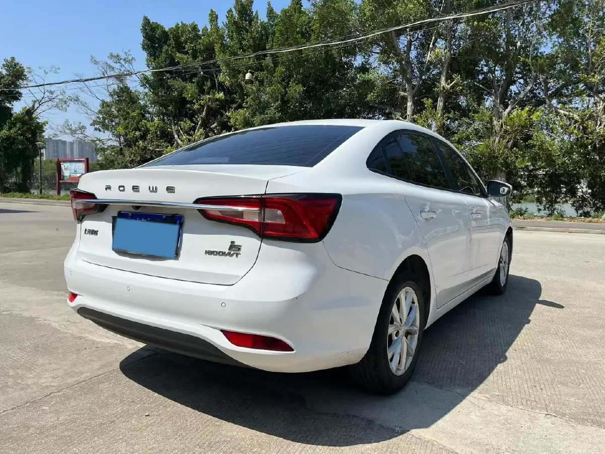 2020 Roewe i5 1.5L 120HP L4 CVT,autocango,china used car exporter,china ev exporter,chinese used car exporter,chinese used ev exporter