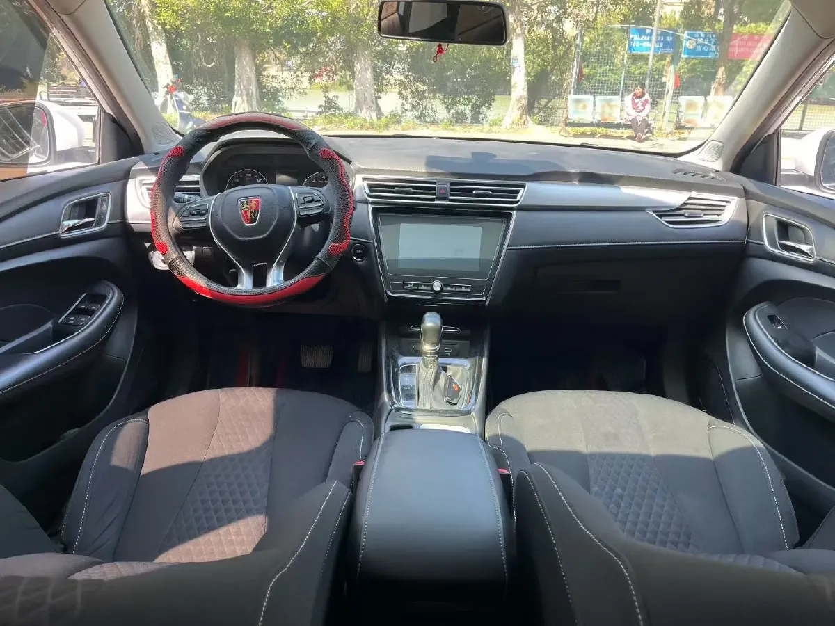 2020 Roewe i5 1.5L 120HP L4 CVT,autocango,china used car exporter,china ev exporter,chinese used car exporter,chinese used ev exporter