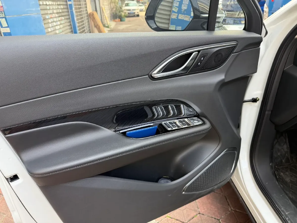 2024 HongQi HS3 1.5T 169HP L4 7DCT,autocango,china used car exporter,china ev exporter,chinese used car exporter,chinese used ev exporter