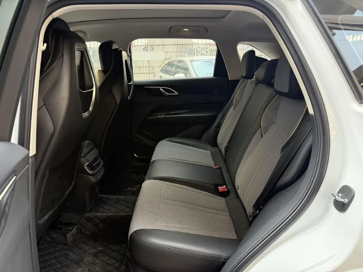 2024 HongQi HS3 1.5T 169HP L4 7DCT,autocango,china used car exporter,china ev exporter,chinese used car exporter,chinese used ev exporter