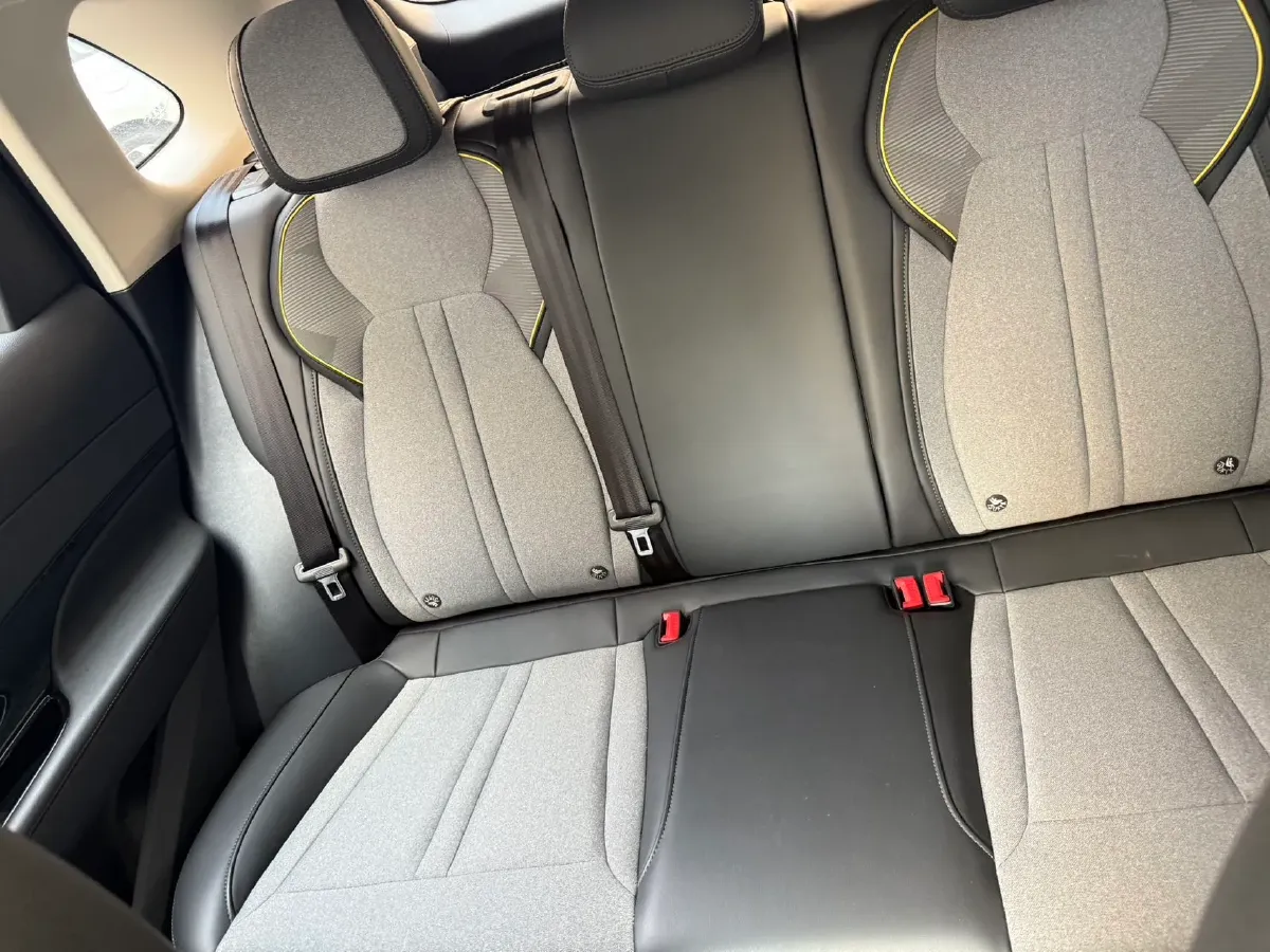 2024 HongQi HS3 1.5T 169HP L4 7DCT,autocango,china used car exporter,china ev exporter,chinese used car exporter,chinese used ev exporter