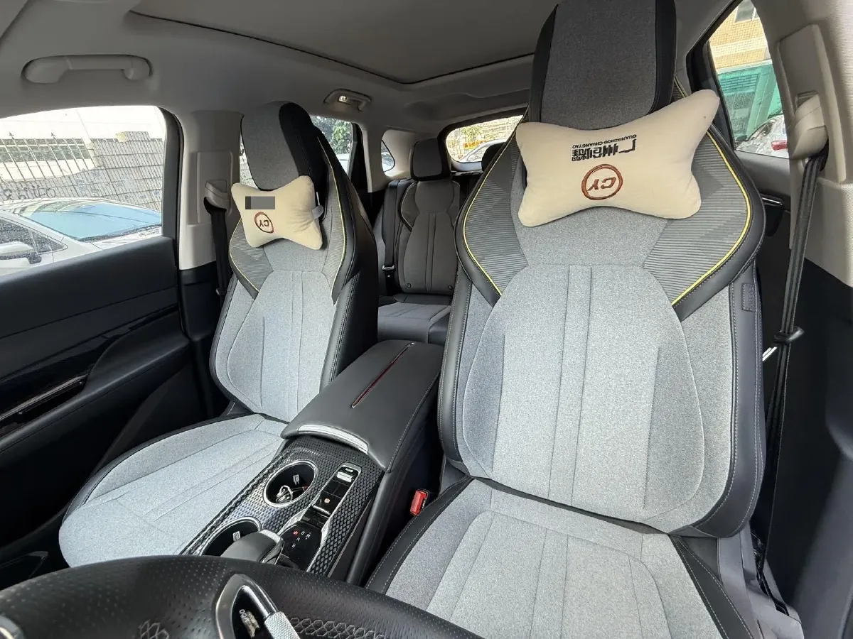 2024 HongQi HS3 1.5T 169HP L4 7DCT,autocango,china used car exporter,china ev exporter,chinese used car exporter,chinese used ev exporter