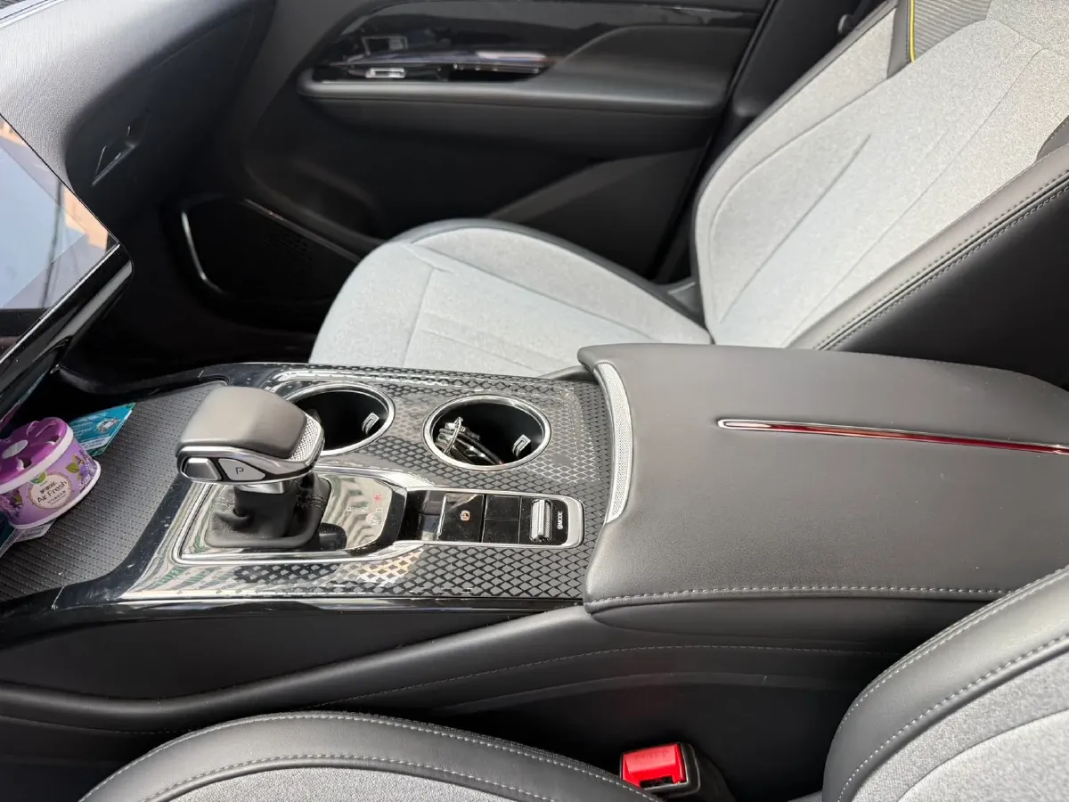 2024 HongQi HS3 1.5T 169HP L4 7DCT,autocango,china used car exporter,china ev exporter,chinese used car exporter,chinese used ev exporter