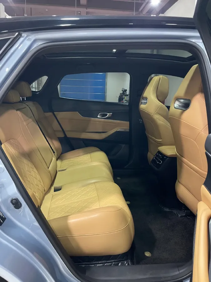 2021 ChangAn UNI-K 2.0T 233HP L4 8AT,autocango,china used car exporter,china ev exporter,chinese used car exporter,chinese used ev exporter