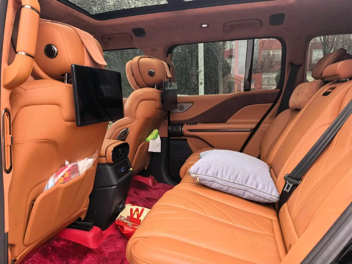 2023 YangWang U8 2.0T 272HP L4 REEV 49.05KWH,autocango,china used car exporter,china ev exporter,chinese used car exporter,chinese used ev exporter