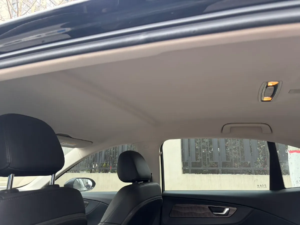 2023 HongQi E-QM5 BEV 54KWH,autocango,china used car exporter,china ev exporter,chinese used car exporter,chinese used ev exporter