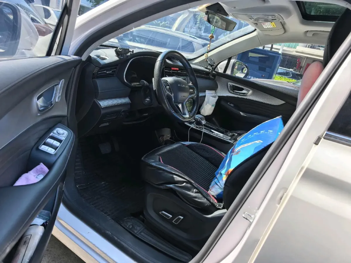 2020 Honda Vezel 1.5T 177HP L4 CVT,autocango,china used car exporter,china ev exporter,chinese used car exporter,chinese used ev exporter