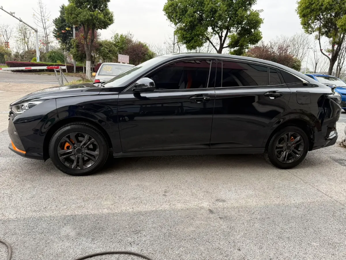 2023 DongFeng Aeolus YiXuan 1.5T 197HP L4 6DCT,autocango,china used car exporter,china ev exporter,chinese used car exporter,chinese used ev exporter