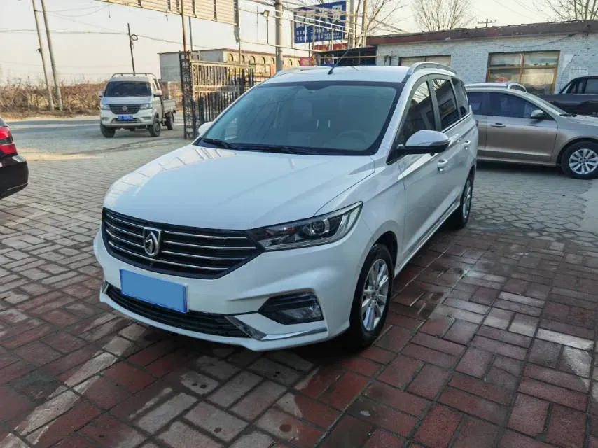 2019 BaoJun 360 1.5L 105HP L4 6MT,autocango,china used car exporter,china ev exporter,chinese used car exporter,chinese used ev exporter