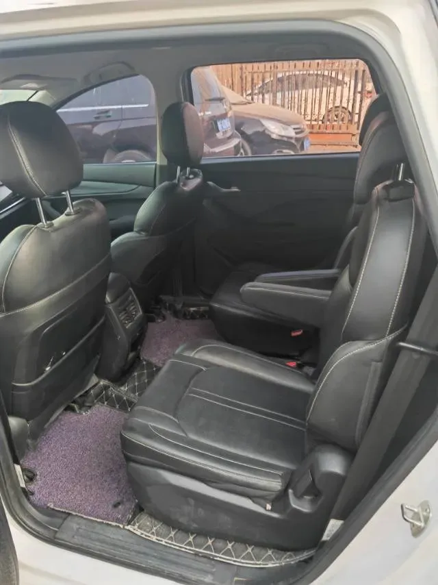 2019 BaoJun 360 1.5L 105HP L4 6MT,autocango,china used car exporter,china ev exporter,chinese used car exporter,chinese used ev exporter