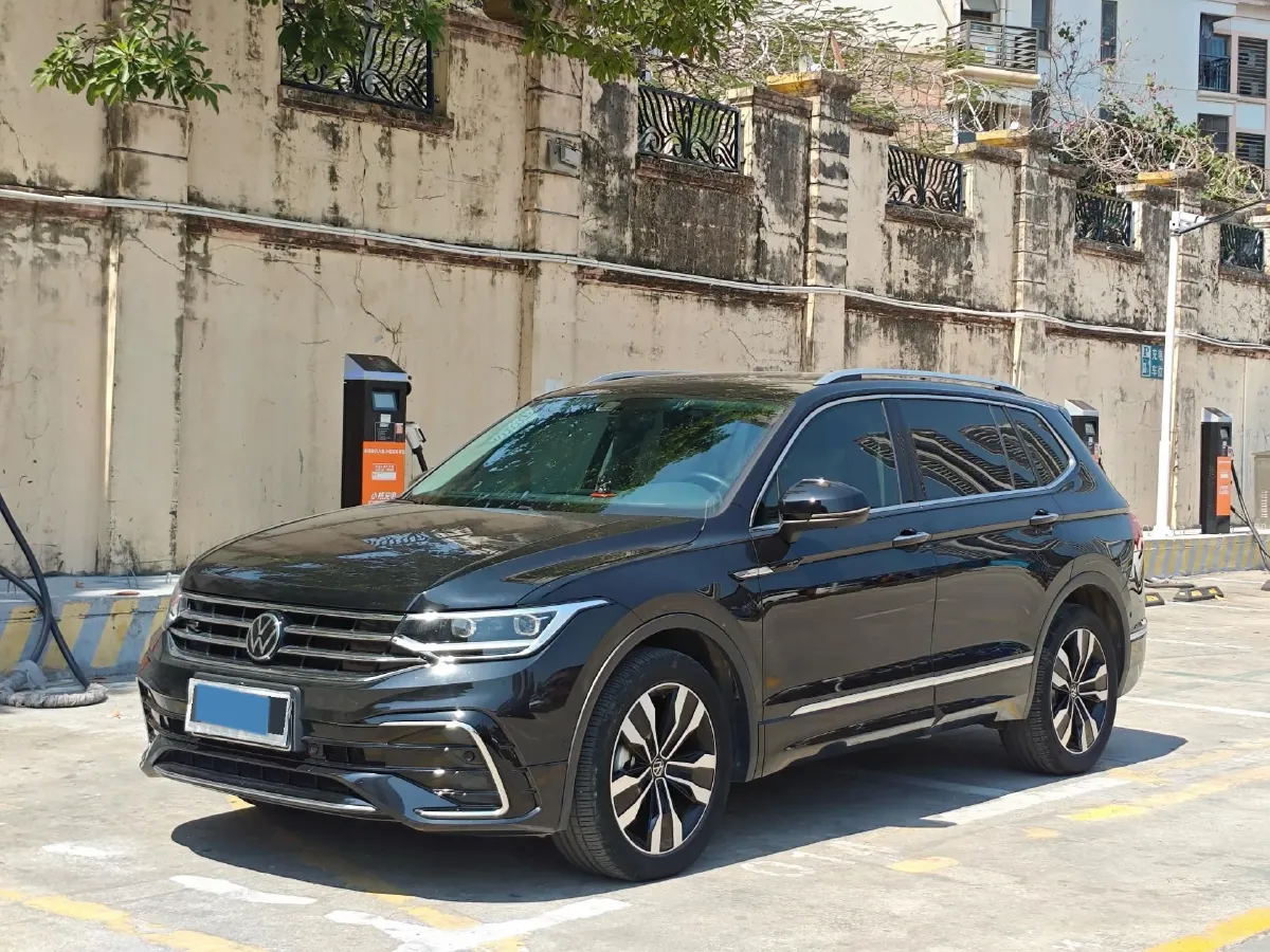 2024 Volkswagen Tiguan L 2.0T 186HP L4 7DCT,autocango,china used car exporter,china ev exporter,chinese used car exporter,chinese used ev exporter