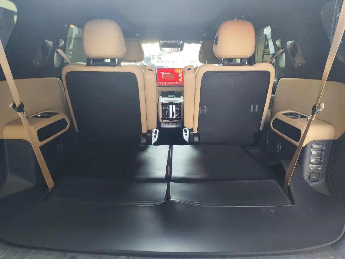 2025 FangChengBao Bao 8 2.0T 245HP L4 E-CVT PHEV 36.8KWH,autocango,china used car exporter,china ev exporter,chinese used car exporter,chinese used ev exporter