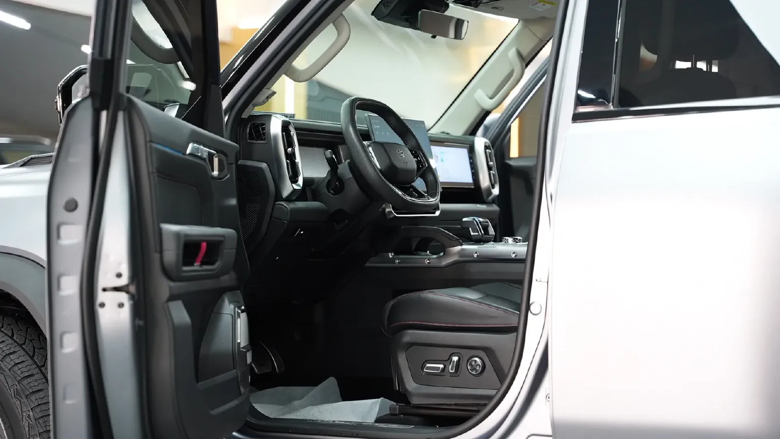 2024 Jetour ShanHai TravellerC-DM 1.5T 156HP L4 3DHT PHEV 43.24KWH,autocango,china used car exporter,china ev exporter,chinese used car exporter,chinese used ev exporter