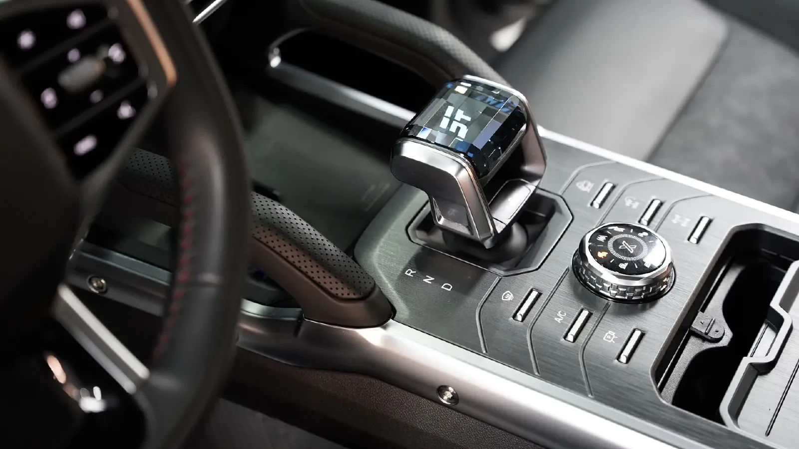 2024 Jetour ShanHai TravellerC-DM 1.5T 156HP L4 3DHT PHEV 43.24KWH,autocango,china used car exporter,china ev exporter,chinese used car exporter,chinese used ev exporter