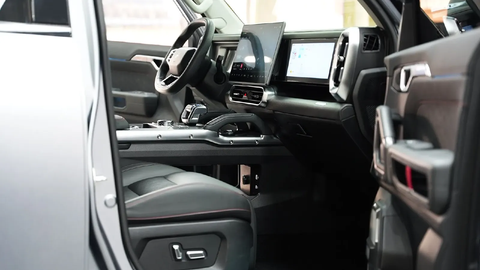 2024 Jetour ShanHai TravellerC-DM 1.5T 156HP L4 3DHT PHEV 43.24KWH,autocango,china used car exporter,china ev exporter,chinese used car exporter,chinese used ev exporter