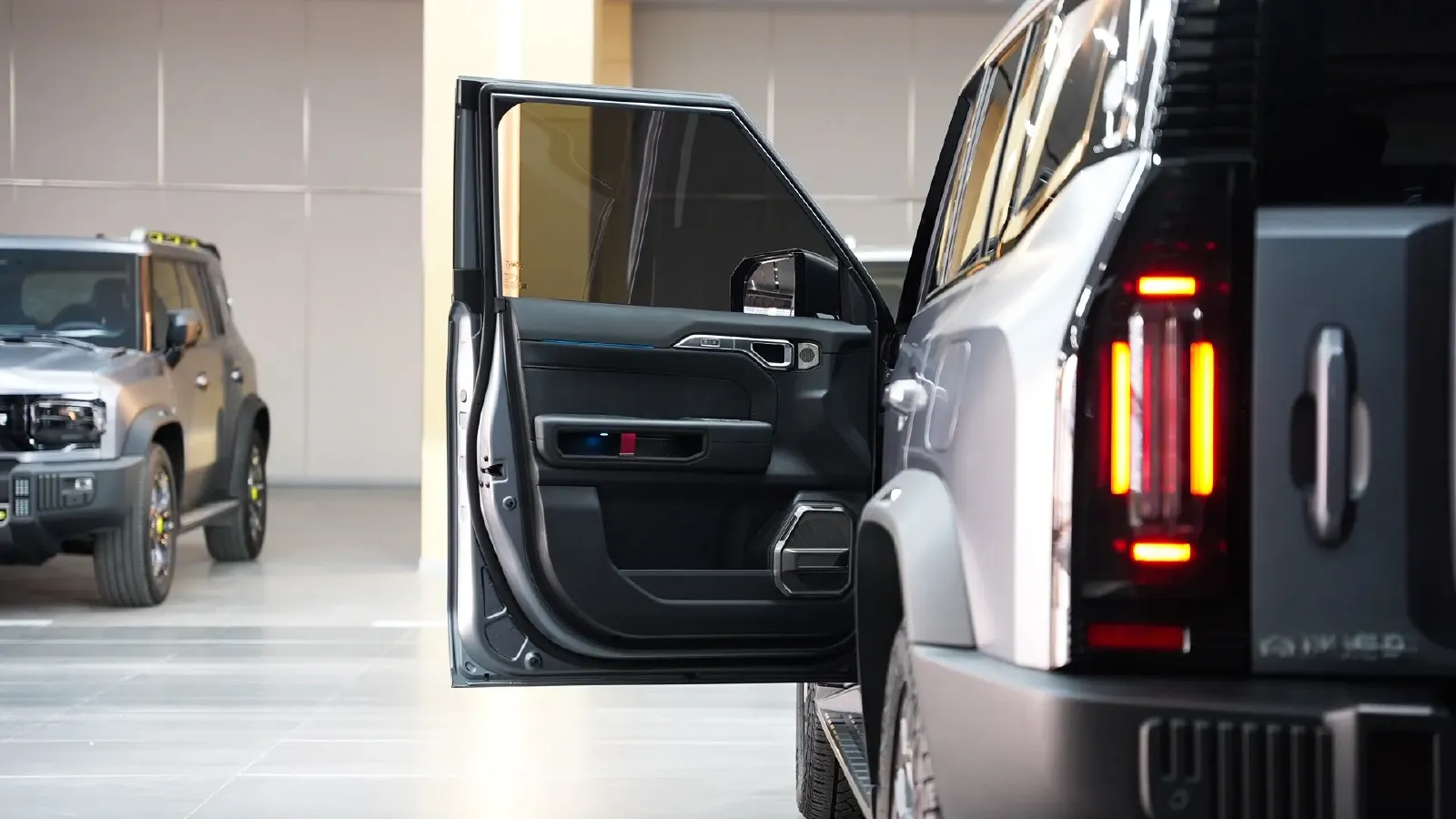 2024 Jetour ShanHai TravellerC-DM 1.5T 156HP L4 3DHT PHEV 43.24KWH,autocango,china used car exporter,china ev exporter,chinese used car exporter,chinese used ev exporter