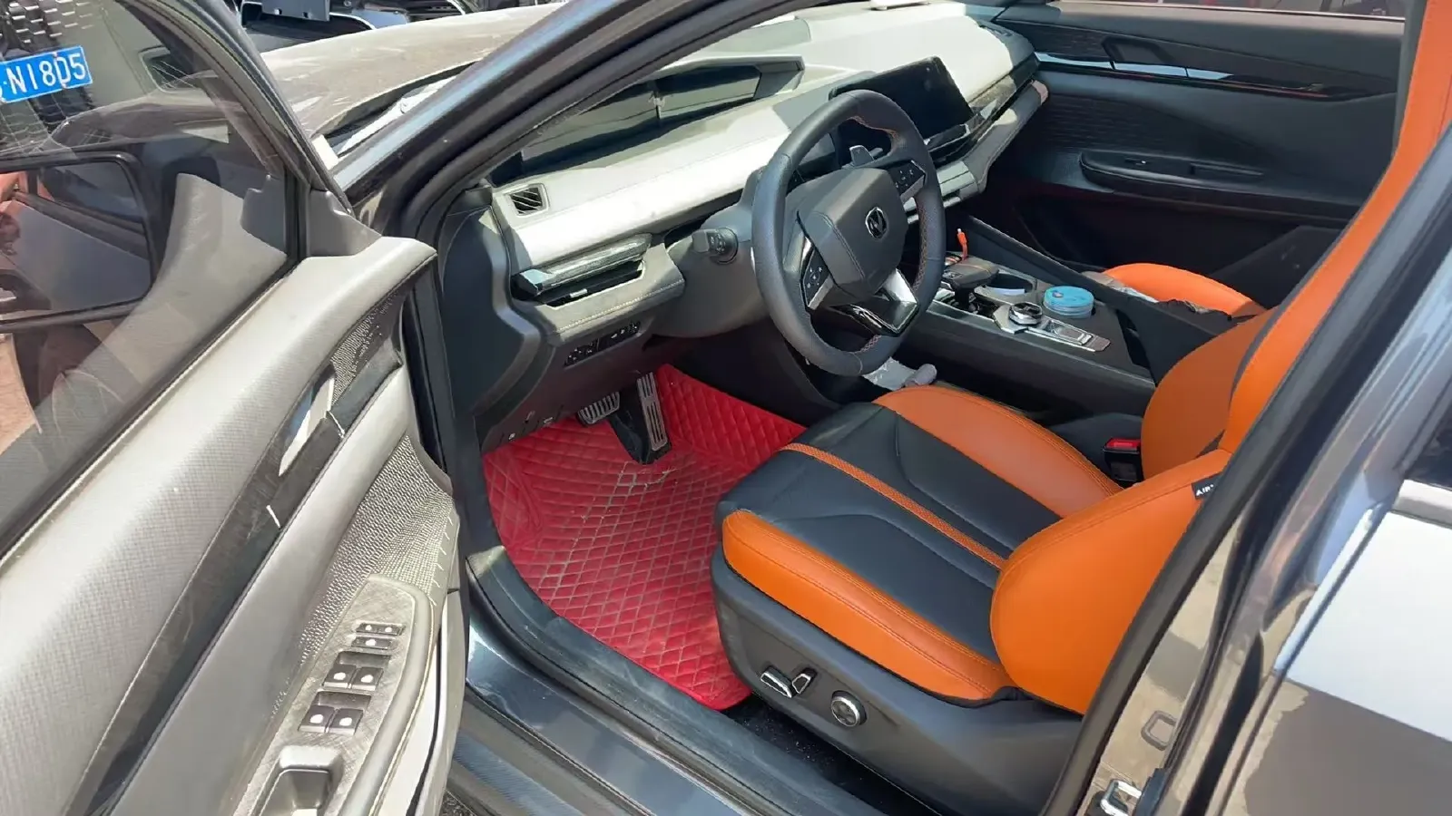 2024 ChangAn UNI-V 1.5T 188HP L4 7DCT,autocango,china used car exporter,china ev exporter,chinese used car exporter,chinese used ev exporter