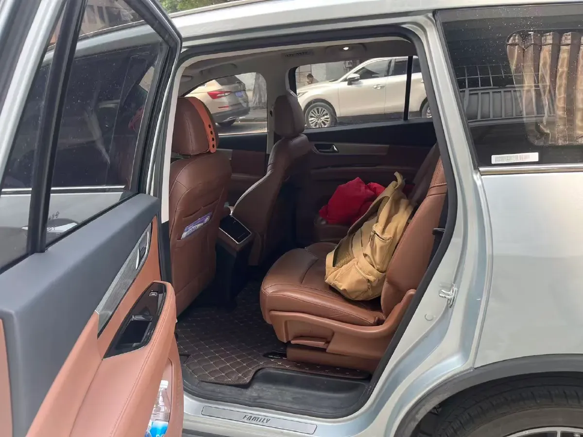 2020 HaiMa 7X 1.6T 195HP L4 6AT,autocango,china used car exporter,china ev exporter,chinese used car exporter,chinese used ev exporter