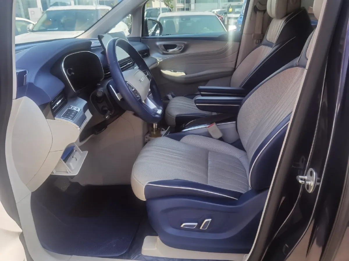 2021 Roewe iMAX8 2.0T 234HP L4 8AT,autocango,china used car exporter,china ev exporter,chinese used car exporter,chinese used ev exporter