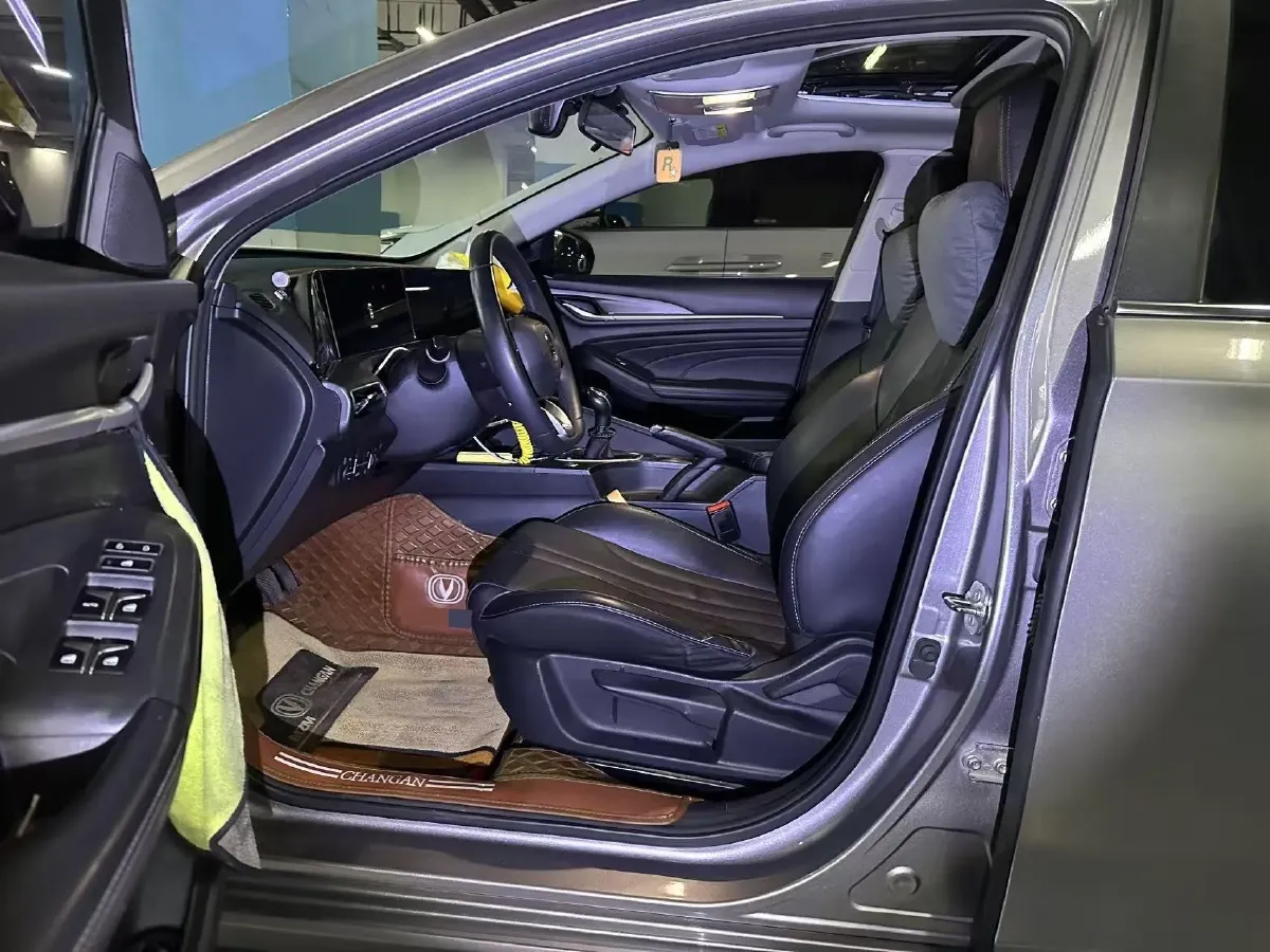 2021 ChangAn Eado 1.6L 128HP L4 5MT,autocango,china used car exporter,china ev exporter,chinese used car exporter,chinese used ev exporter