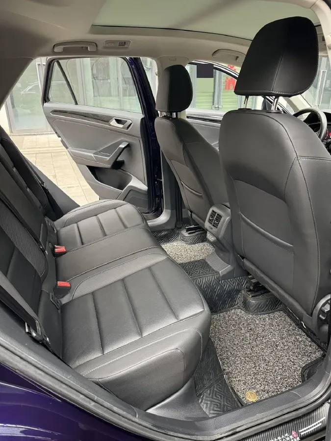 2020 Volkswagen T-Roc 1.4T 150HP L4 7DCT,autocango,china used car exporter,china ev exporter,chinese used car exporter,chinese used ev exporter