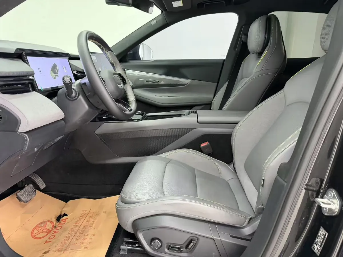 2024 LYNK&CO 08 EM-P 1.5T 163HP L4 3DHT PHEV 21.2KWH,autocango,china used car exporter,china ev exporter,chinese used car exporter,chinese used ev exporter