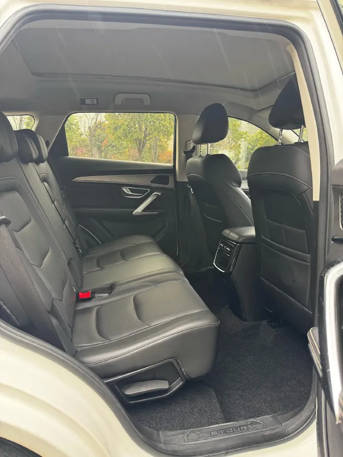 2021 Haval M6 1.5T 150HP L4 6MT,autocango,china used car exporter,china ev exporter,chinese used car exporter,chinese used ev exporter