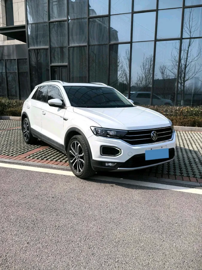 2021 Volkswagen T-Roc 1.4T 150HP L4 7DCT,autocango,china used car exporter,china ev exporter,chinese used car exporter,chinese used ev exporter