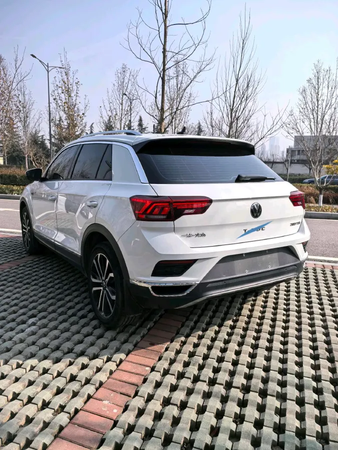 2021 Volkswagen T-Roc 1.4T 150HP L4 7DCT,autocango,china used car exporter,china ev exporter,chinese used car exporter,chinese used ev exporter